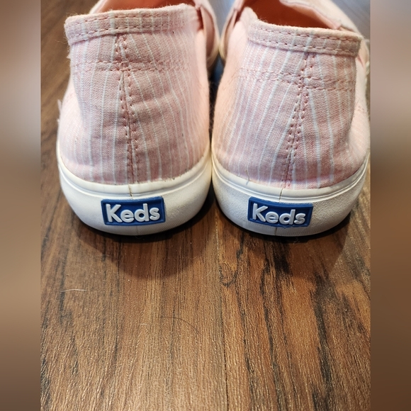 Keds Women's Pink and White Striped Slip-On Shoes - Picture 8 of 10